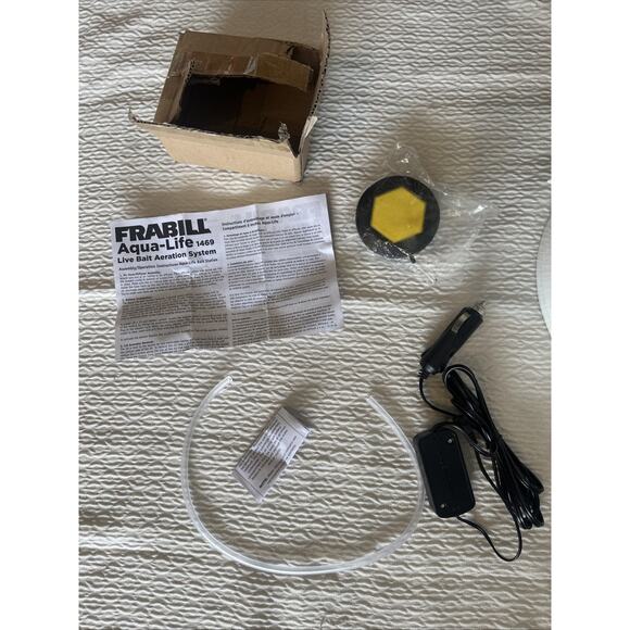 Frabill Bait Station Bucket | Large Aerated Live Bait 6-Gallon Storage - Picture 3 of 7